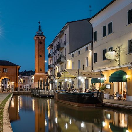 Locanda La Comacina Hotel Comacchio Exterior photo