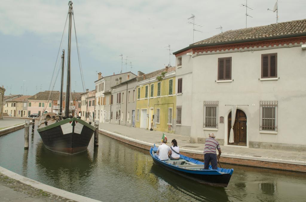 Locanda La Comacina Hotel Comacchio Exterior photo