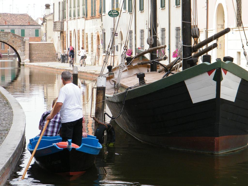 Locanda La Comacina Hotel Comacchio Exterior photo