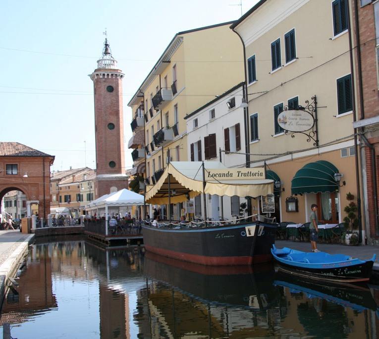 Locanda La Comacina Hotel Comacchio Exterior photo