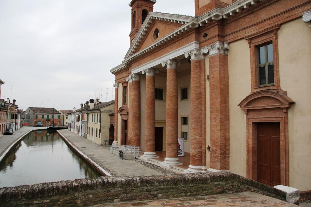 Locanda La Comacina Hotel Comacchio Exterior photo